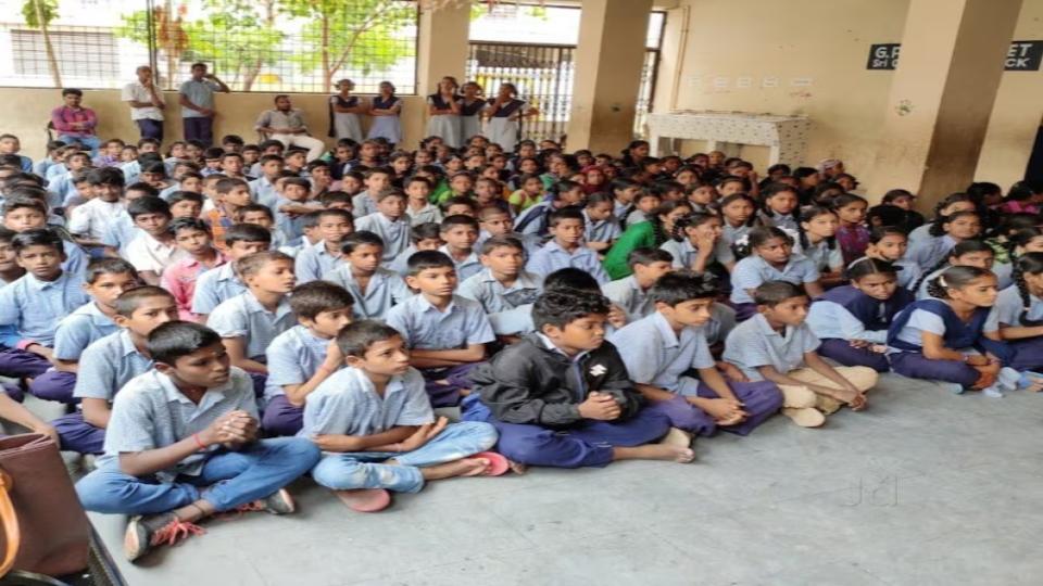 govtschoolsinhyderabadstrugglewithlackofbasicfacilities