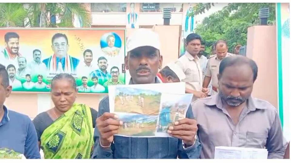 Mancherial farmers protest at Bellampalli MLA camp office