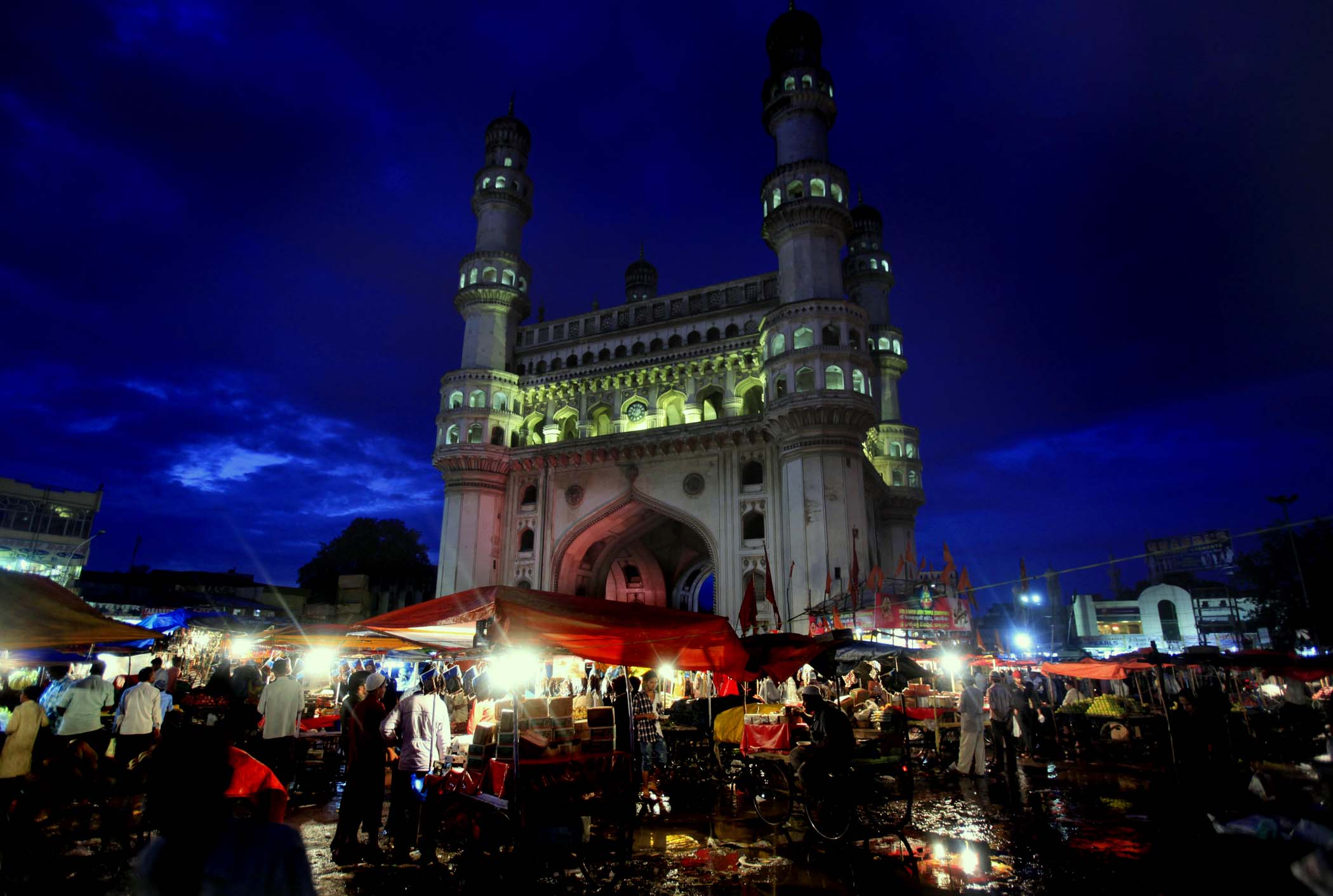 footpathsin5monthsnearcharminar:ktr