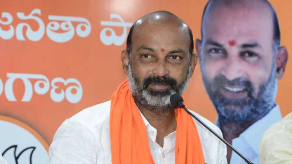 Congress, BRS learning politics from AIMIM, says Bandi Sanjay