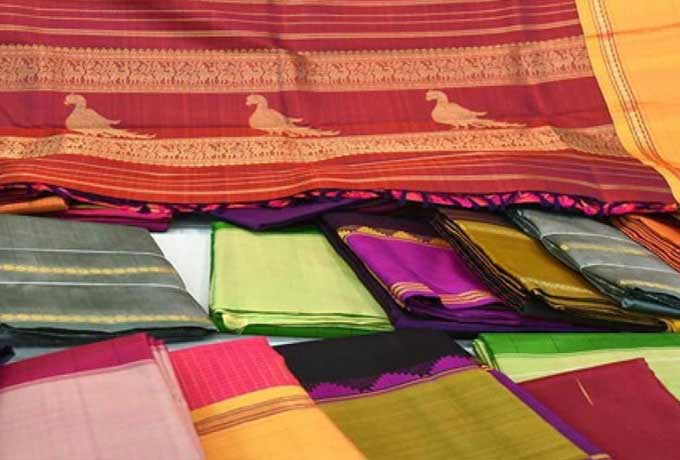 ghmcgearinguptodistributebathukammasarees