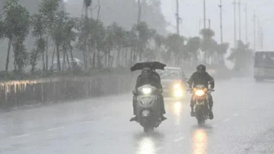 IMD forecasts Moderate rain, strong winds across Telangana till July 11