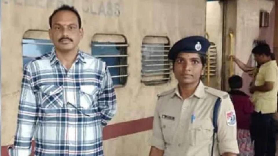 RPF constable saves passenger at Kacheguda railway station