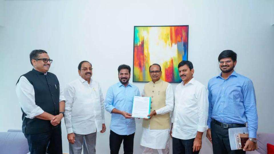Revanth Reddy Meets Chouhan, Seeks Centre’s Help 