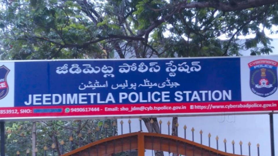 Two sisters who left home traced safely by Jeedimetla Police