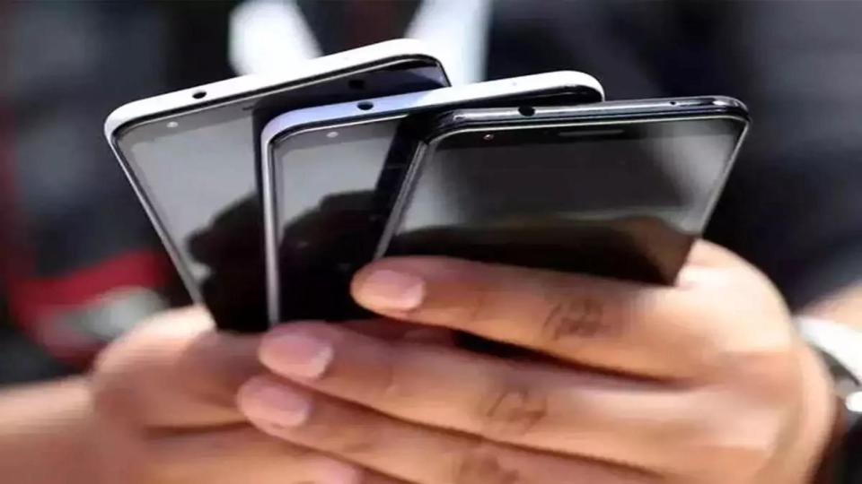 Police recovers stolen and lost mobile phones in Hyderabad