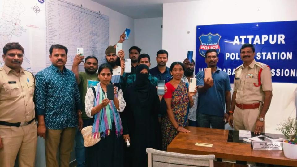 Attapur Police Return 25 Mobile Phones to Owners