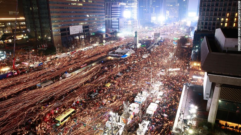 growingsouthkoreanprotestsdemandpresidentparksresignation