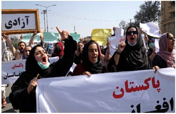 afghanprotestorsincludingwomenthrongkabulstreetschantingdeathtopakistan