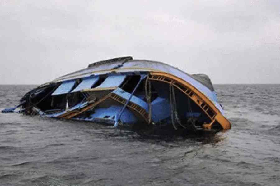 10 people dead in boat mishap in China