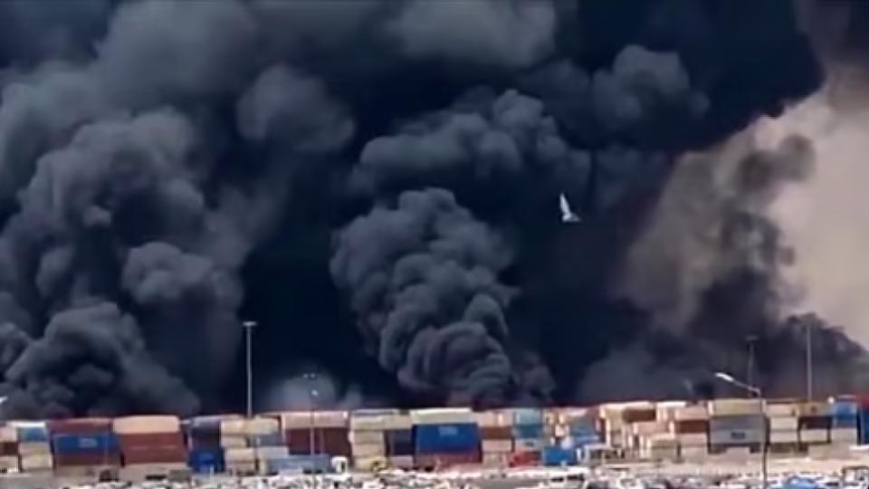 over400injuredafterfirestrikesataportinsourtheniran