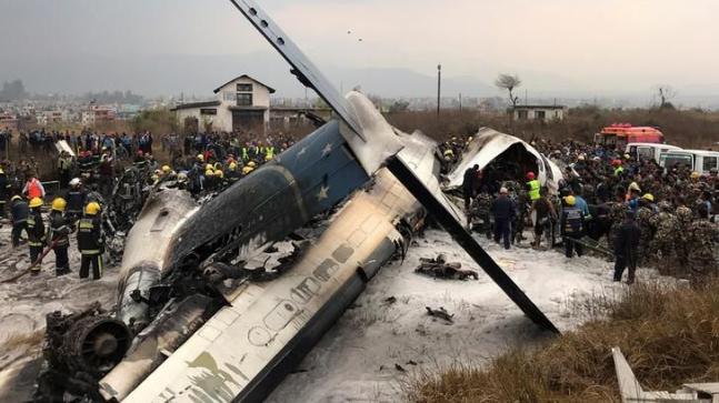 pilotofplanethatcrashedinnepalliedtoatcsmokedincockpit:report