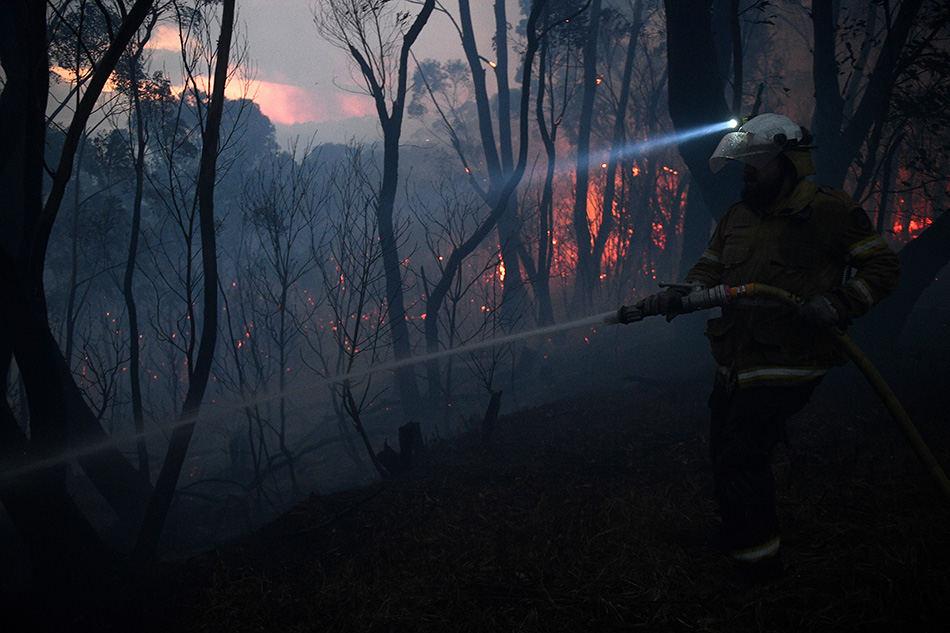 onedeadatleast100homeslostinaustraliabushfires