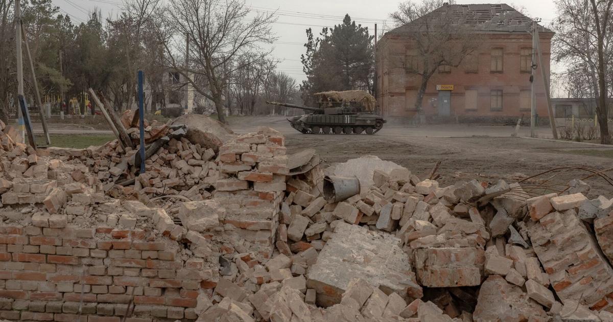 Russian Forces Advance to Dnipropetrovsk Edge Amid Rising Tensions