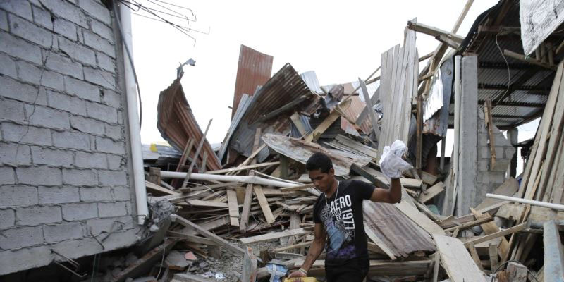 54magnitudeearthquakehitsecuador;2killed