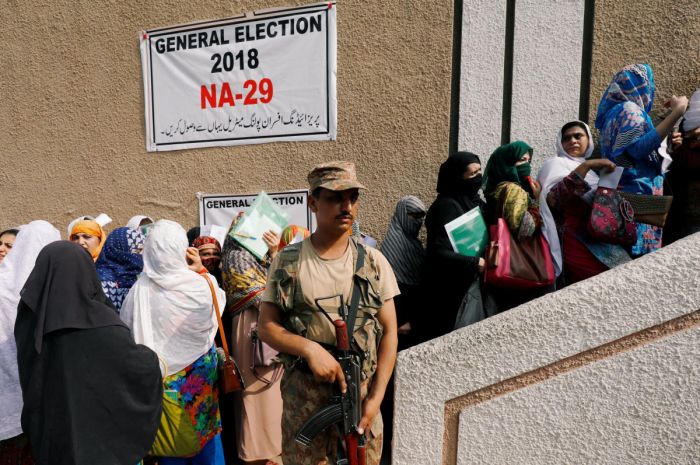 votingbeginstoelectanewparliamentandprovincialassembliesinpakistan