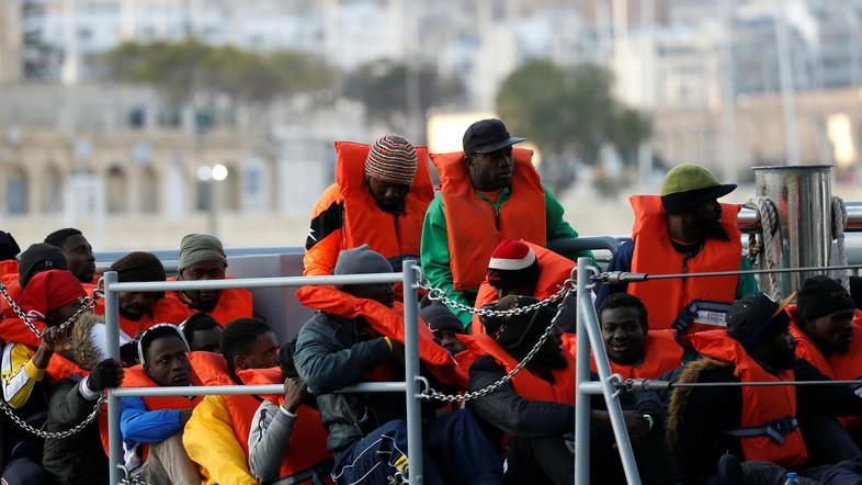 maltarescues85migrantsfromsinkingboat