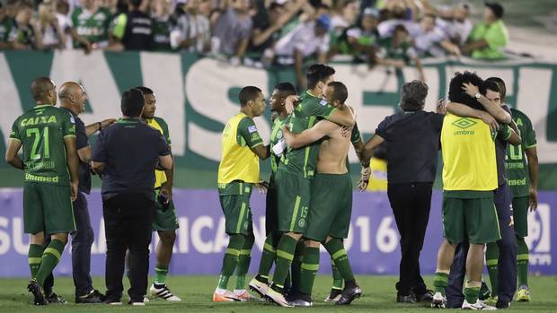 75deadafterplanecarryingbrazilianfootballteamcrashesincolombia
