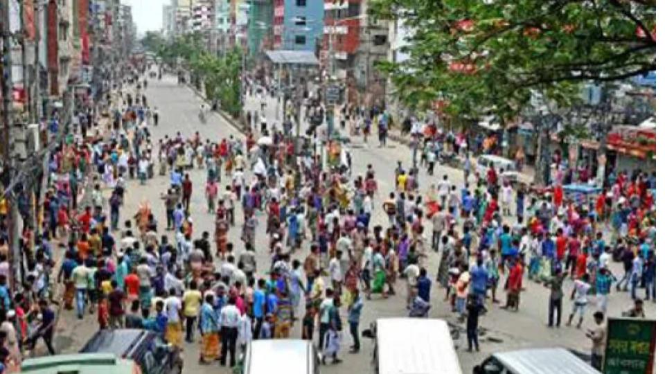 Protests in Dhaka disrupts traffic across Bangladesh