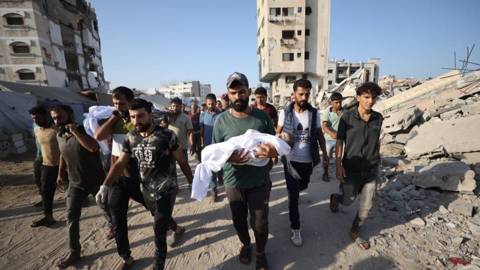 Israel strikes kill 32 in Gaza as Netanyahu rejects ceasefire calls