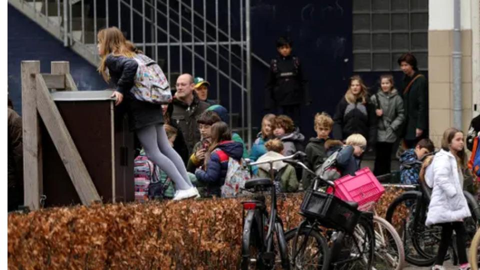 Explosion Damages Jewish School In Amsterdam