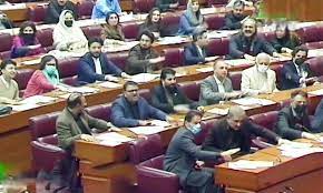 Pak passes controversial finance bill