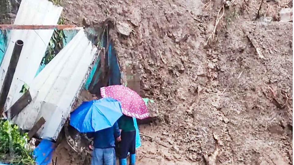 Darjeeling landslides kill 10, leave hundreds stranded amid torrential rains