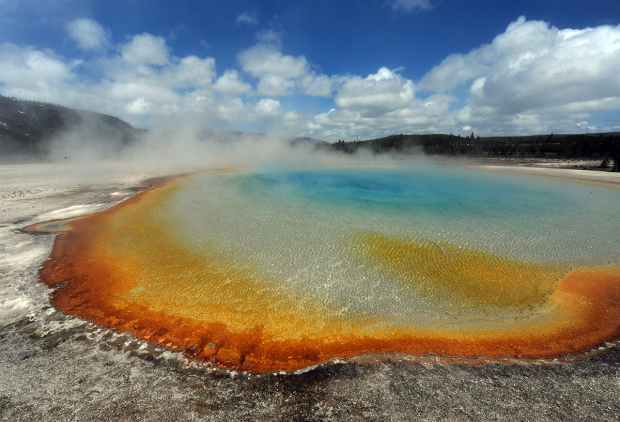 mandissolvedinacidicwateraftergoingtobatheinhotspring