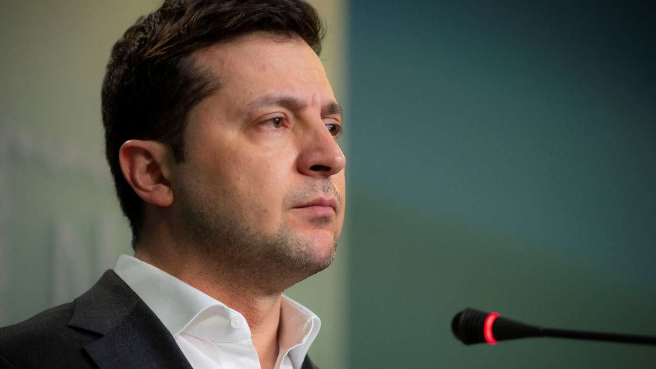 ukrainepresidentzelenskyurgesrussiantroopsnottofight