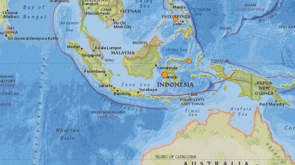 51magnitudeearthquakestrikessulawesiindonesia