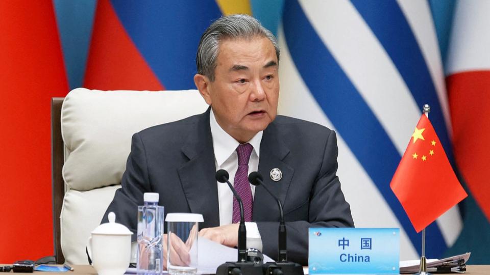 China Urges Iran to Ensure Free Navigation in Strait of Hormuz