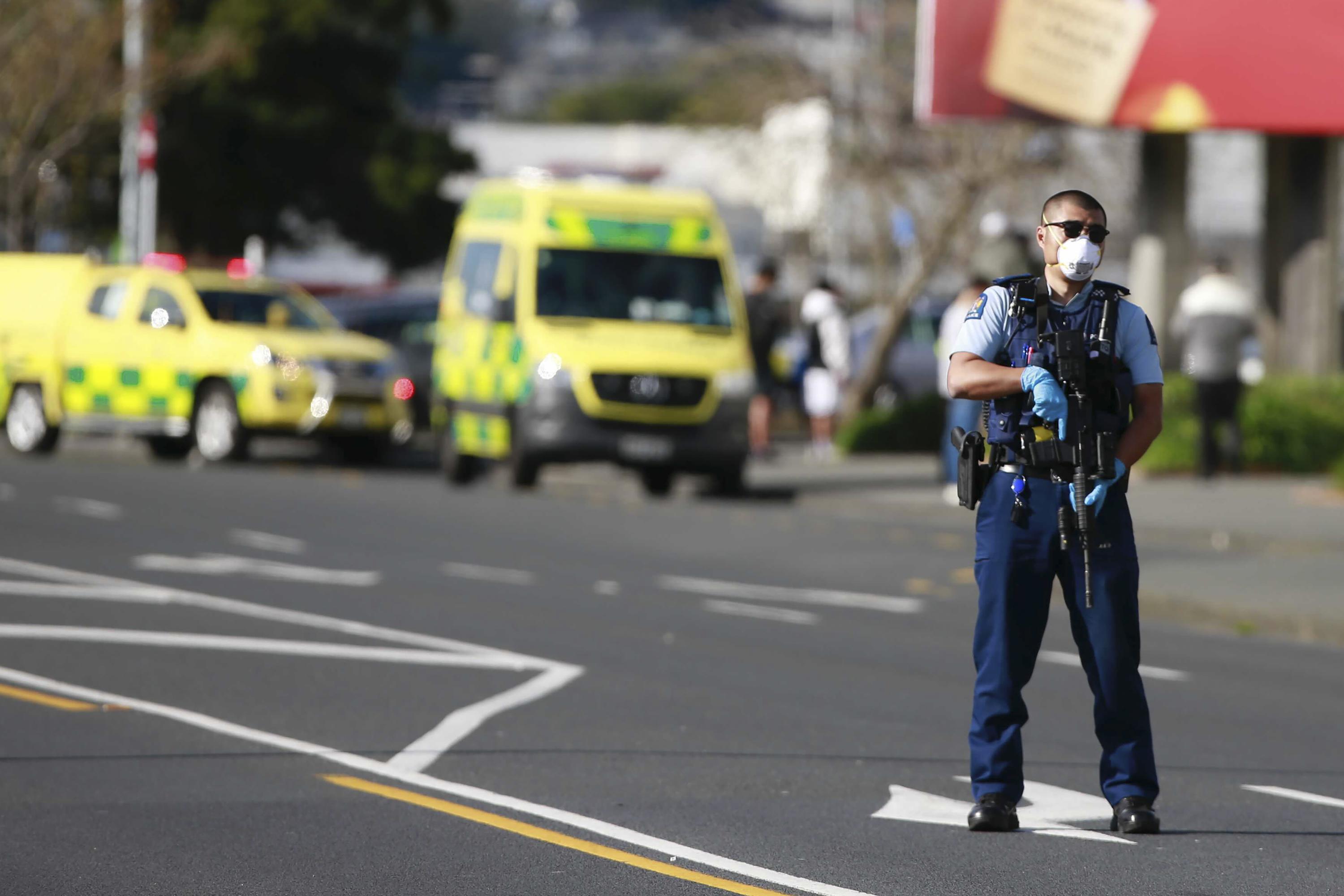 newzealandpolicekillterroristafterhestabs6people