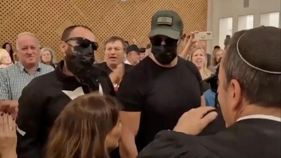 Israel crowd praises soldiers for raping Palestinian prisoner