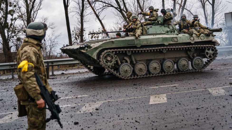 ukrainetoissuenftstofunditsmilitary