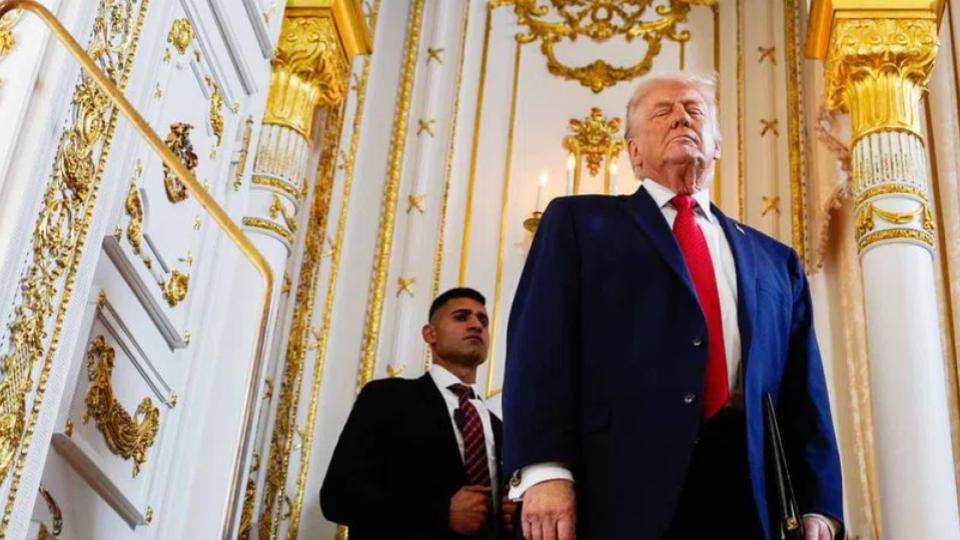 Air Force One carrying Trump to Davos returns to Washington 