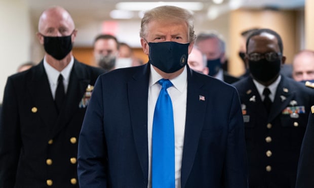 donaldtrumpwearsmaskinpublicforfirsttimeduringcovid19pandemic