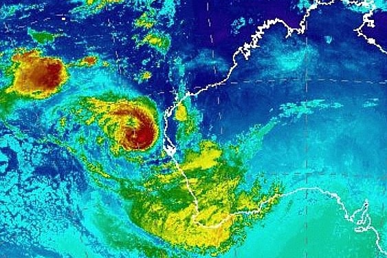 tropicalcycloneserojaripsacrossonethousandkilometersstretchofwesternaustralia