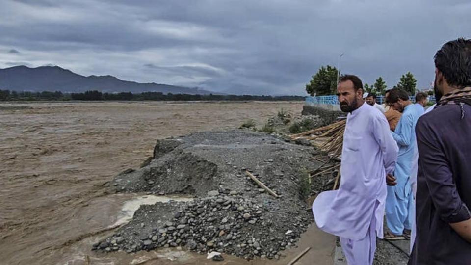 Flash floods in Pakistan sweep away dozens of tourists, kill at least seven