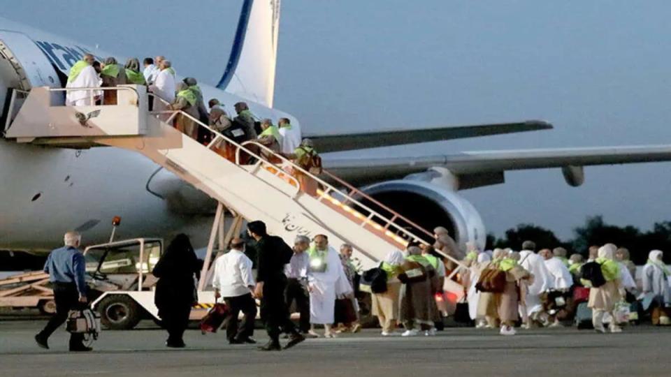 First batch of Iran Umrah pilgrims departs for Saudi Arabia after 9 yr