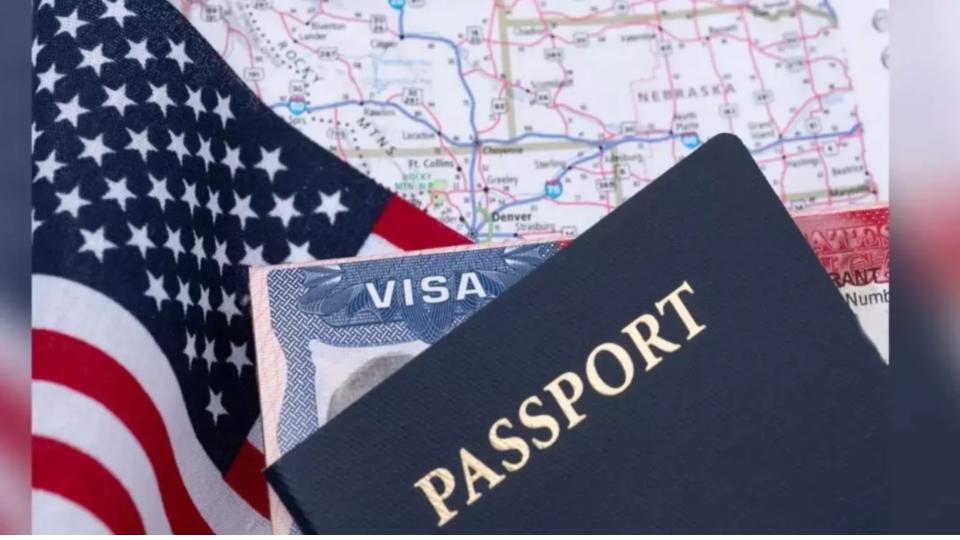 US Lawmaker Introduces Bill to End H-1B Visa Program