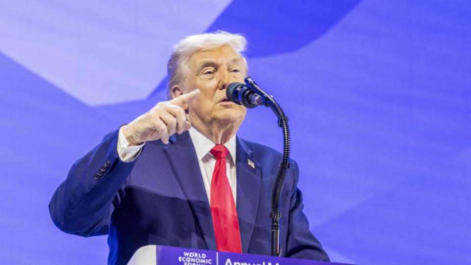 Very Big, Powerful Ships Sailing to Tehran, says Donald Trump