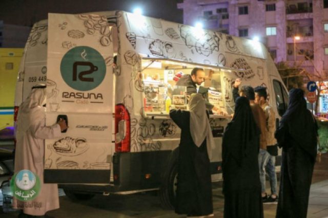 riyadhmunicipalityallotsspotsfor124mobilefoodtrucks