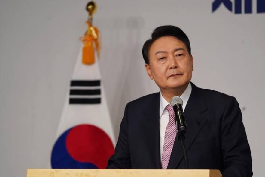 southkoreancourtordersimpeachedpresidentreleasedfromjail