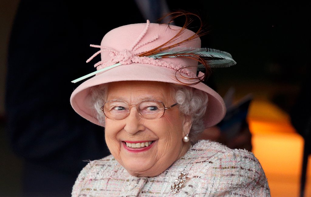 queenelizabethpraisesroyalairforceon100thanniversary