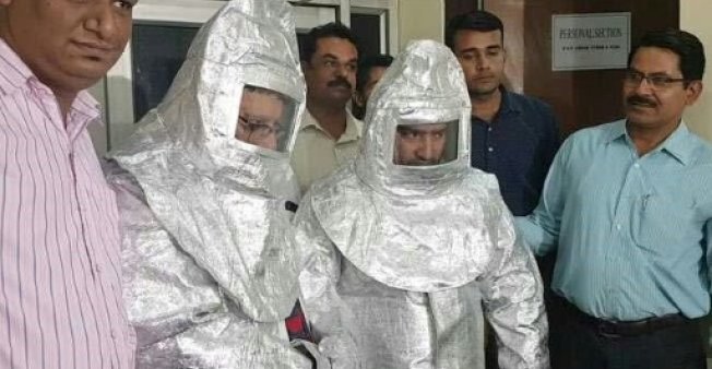 policeindelhiparade‘spacesuit’scammersafternasaclaimsexposed