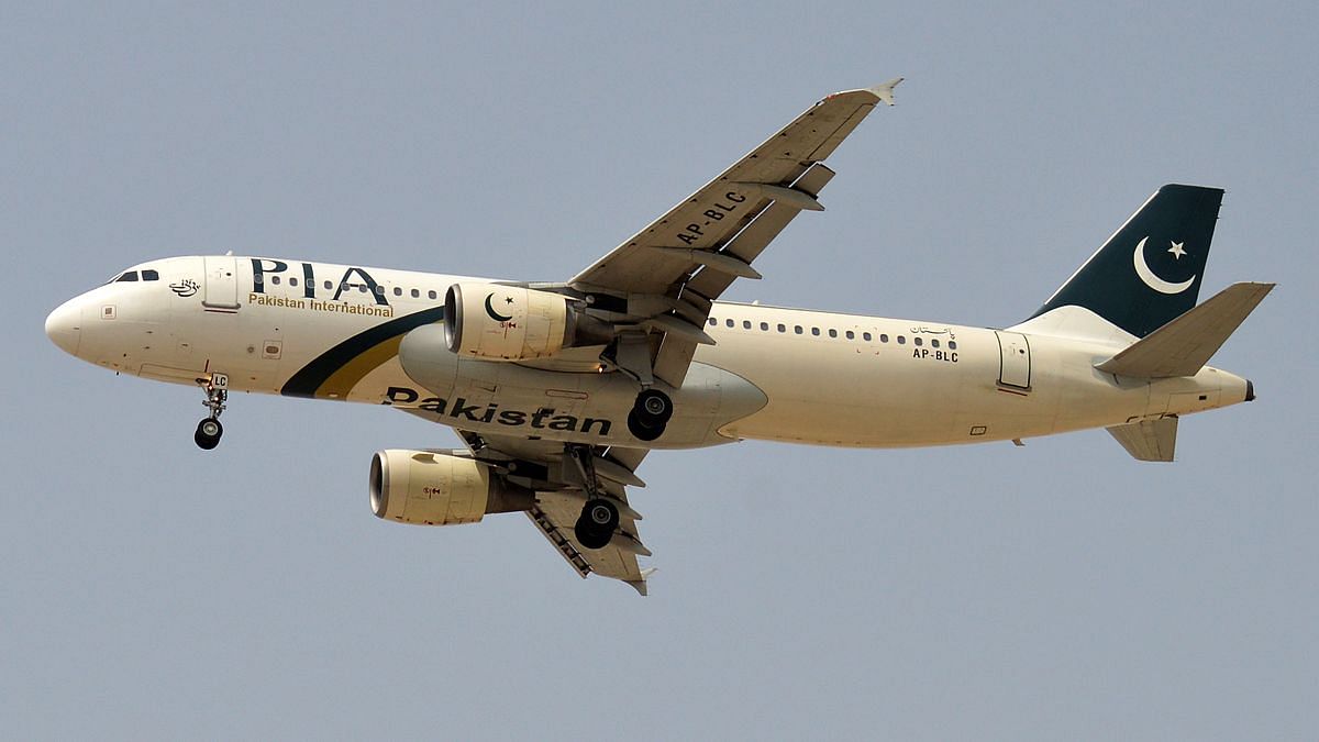 firstforeigncommercialflightlandsinkabul