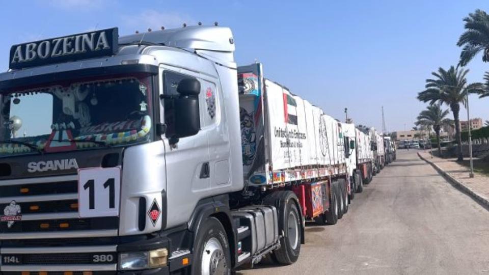 12-truck UAE aid convoy enters Gaza Strip