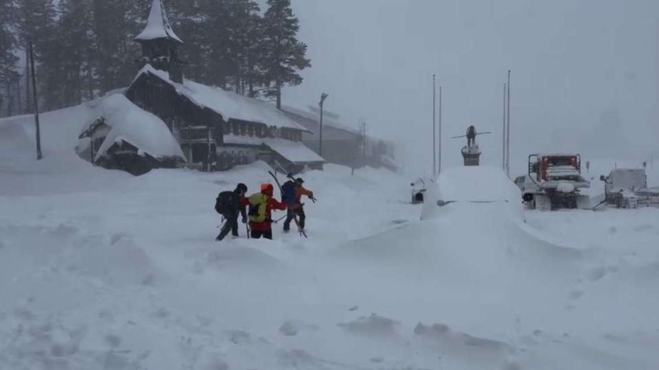 Eight backcountry skiers killed in California 