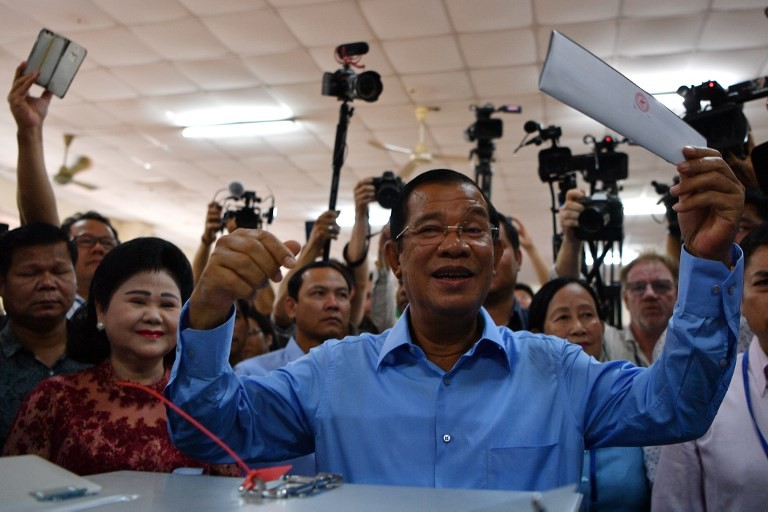 cambodiasrulingpartyprojectedtowinlandslidevictoryingeneralelections