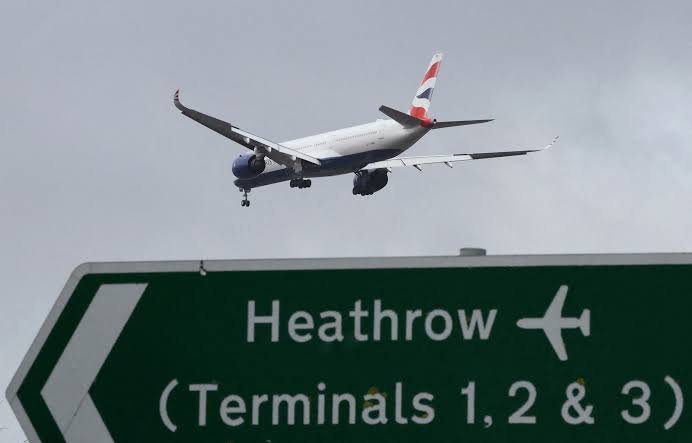 Over 600 flights cancelled at UK airports due to air traffic control failure